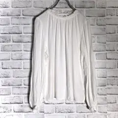 長袖シャツ ギャザー入り ホワイト