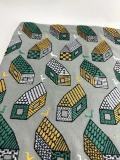 刺繍生地.中厚リネン.幅135cm×50cm.グレー地.建物