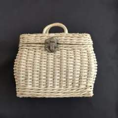 ホワイトバスケット ハンドル付き