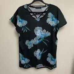 【アベイル】花柄半袖Tシャツ