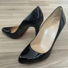 クリスチャンルブタン エナメルパンプス