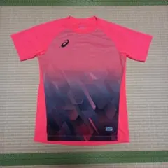 asics グラデーションデザイン ピンクシャツ M
