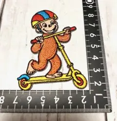 メルカリ便！アイロン 刺繍 ワッペン！おさるのジョージ　キックボード