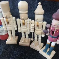 ナッツクラッカー白木～3体