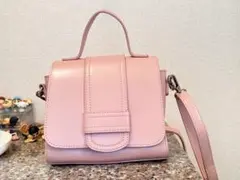 ピンク フラップ付きショルダーバッグ