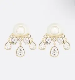 Diorドライパールピアス