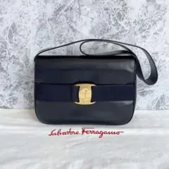 極美品 フェラガモ ミニ ショルダーバッグ ヴァラリボン レザー ブラック 金具
