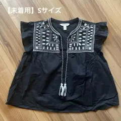 H&M 刺繍入り黒シャツ Sサイズ