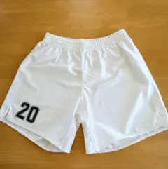 サッカーハーフパンツ 20番