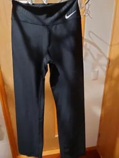 【美品】ナイキ パンツ ダンス チア ヨガ 黒 Sサイズ レディース