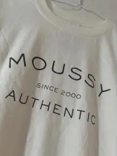 【新品未使用タグ無し】MOUSSY ホワイト Tシャツ 半袖