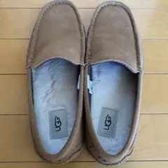 UGG