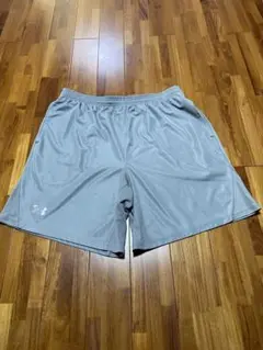 Under Armour グレー ハーフパンツ
