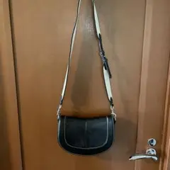 ZARA 黒のレザーショルダーバッグ