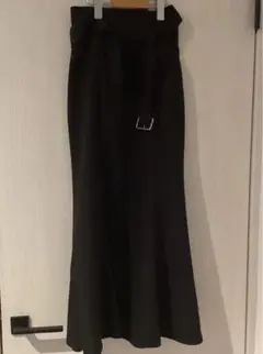 黒 ウエストベルト付き タイトスカート