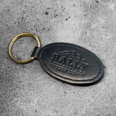 未使用級✨BALLY エンボスロゴ　レザー　チャーム　キーホルダー