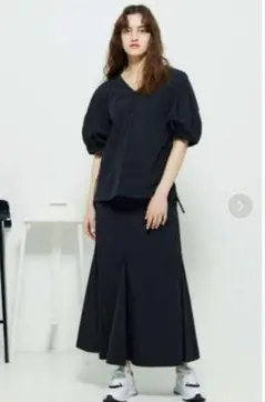 emmi ギャザー付き半袖トップス