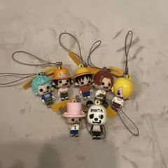 ワンピース なっちゃんコラボ ストラップ付きフィギュア 7体セット　キーホルダー