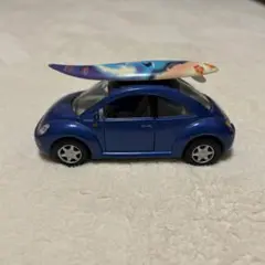 Volkswagen New Beetle ミニカー サーフボード付き