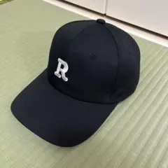 黒 R刺繍 キャップ