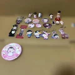 おそ松さん　トド松　缶バッジ、キーホルダー、フィギュアなど　計20個