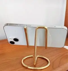 【新品未使用】ゴールド金属製スマホスタンド