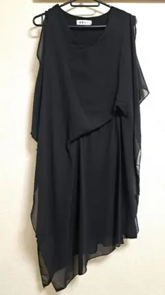 未使用　ノースリーブ アシンメトリーワンピース 黒