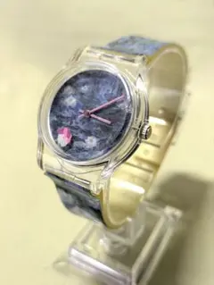 【池の睡蓮柄時計】プラスチックケース 稼働中