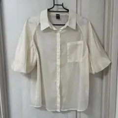 アイボリー 半袖ボタンシャツ 透け感あり