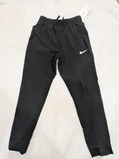 新品●ナイキNike ブラック トレーニングパンツ 150cm ジャージズボン