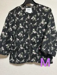 ikka イッカ　花柄のプルオーバー　（Ｍ）