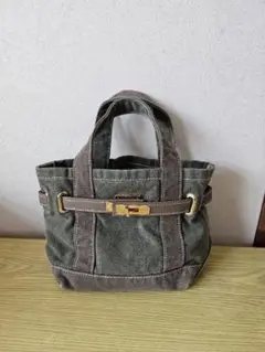 Item thumbnail for item 048c597b-0a63-4880-a586-46f8a40f0ef3