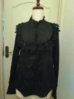 アルベロベロの黒のブラウス