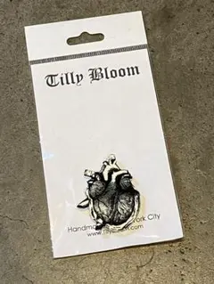 Tilly Bloom 心臓モチーフブローチ ヴィンテージ デッドストック