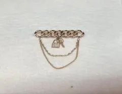 金色チェーンブローチ 鍵とロック付き