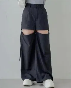 chico サイドベルト付きストライプパンツ