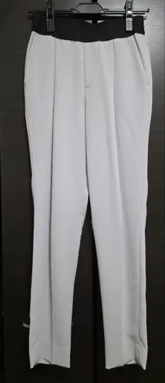 レディス　テーパードパンツ
