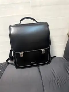 新品の学生用革製ランドセル