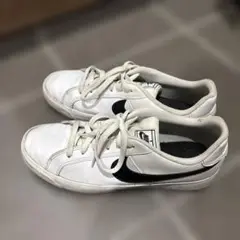 Nike ホワイト/ブラック スニーカー