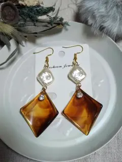 Item thumbnail for item 31840548-cf31-4721-b6ab-00639e318a6a