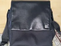 アイグナー　AIGNER ショルダーバッグ　レザー　ナイロン　黒　ロゴ