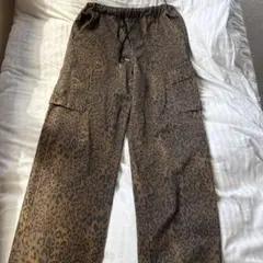 ヒョウ柄カーゴパンツ