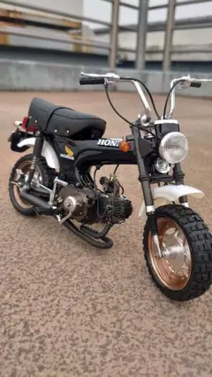 タミヤ　ホンダ　ダックスST70 Amazon.com: Tamiya 1/6 Honda Dax Export 70 Motorcycle Model