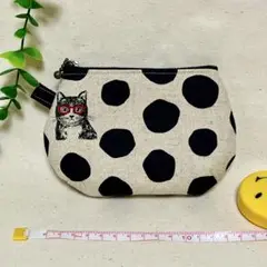 ハンドメイドふんわりポーチ⭐︎エチノ猫柄　白×黒