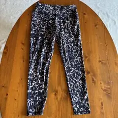 ほぼ新品　PRO レオパード柄 トレーニング/ヨガパンツ　サイズMーL