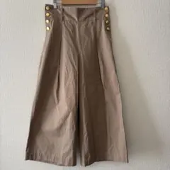 YECCA VECCAイエッカヴェッカ　金釦ワイドパンツ　M ベージュ ボタン付