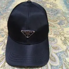 PRADA 黒 ベースボールキャップ
