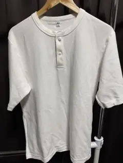 ユニクロ ホワイト ヘンリーネック Tシャツ S 現行品 美品