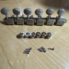 Item thumbnail for item 60998639-4350-4c09-aba1-346b5858a388