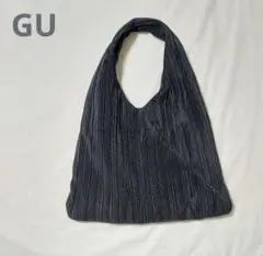 美品 GU プリーツトライアングルバッグ 黒 3回使用